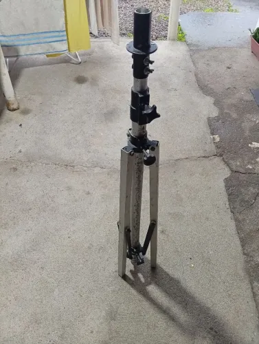 Vendesse pedestal 