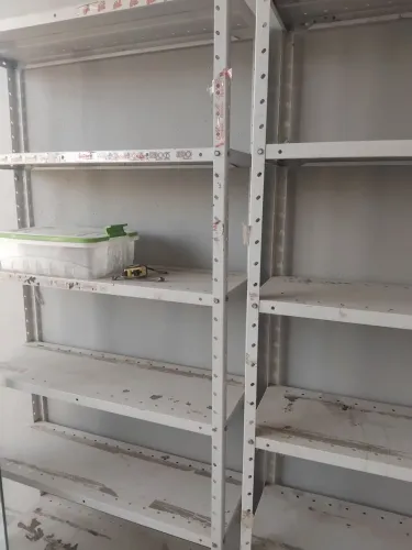 Estante de aço