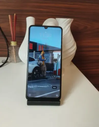TROCO REALME C61 256GB POR IPHONE