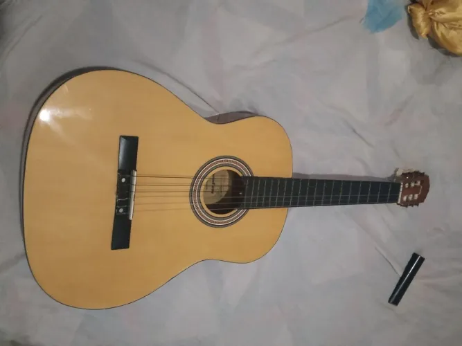 Violão novo