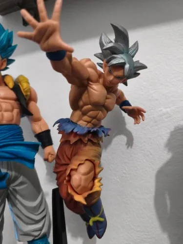 GOKU INSTINTO SUPERIOR BAMPRESTO BANDAI ORIGINAL 