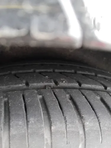 4 pneu 235/45/18