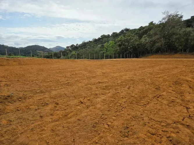 Chácara 2mil m2 água , parcela