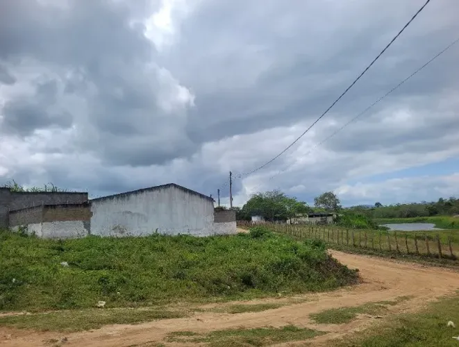 2 lotes de esquina no Condomínio Maurício de Nassau. Vista para fazenda.