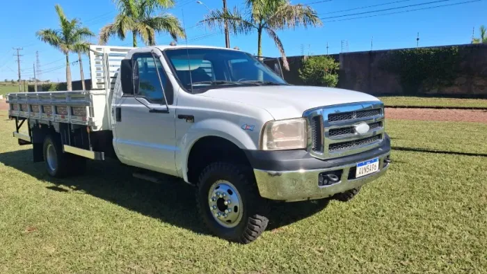 f4000 4x4 carroceria nova de 4.30m impecavel