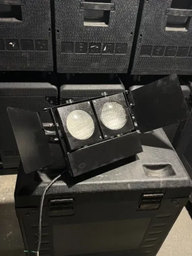 Brut 2 Lâmpadas CBI com Bandor - Iluminação Profissional Revisado e Testado - 2 unid disp
