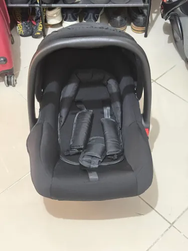 Bebê Conforto Preto - Nunca Usado | Estado de Novo