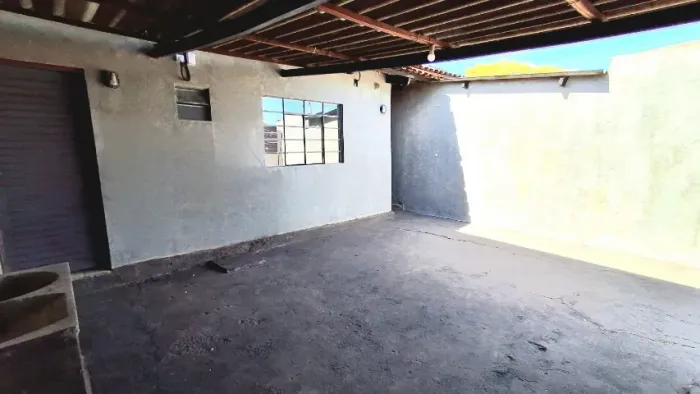 Casa 2 quartos 1 banheiro - Jardim Europa Goiânia