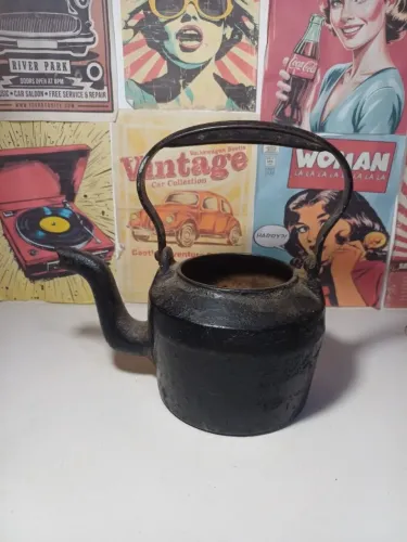 Chaleira de ferro fundido 1,5L 