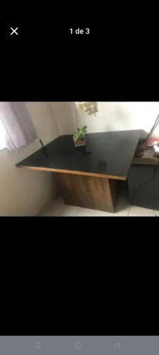 MESA DE JANTAR COM TAMPO DE VIDRO TEMPERADO PRETO