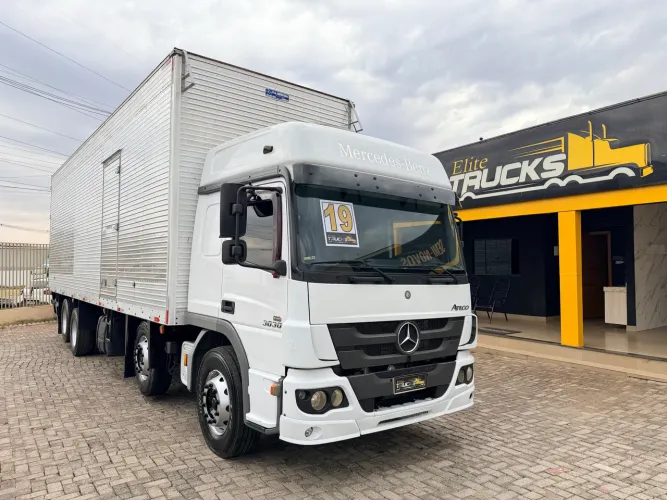 Mb 3030 leito teto alto baú 9.50 mt bitruck 