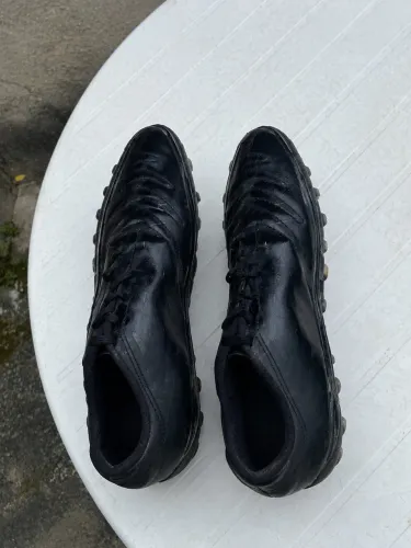 Chuteira preta umbro