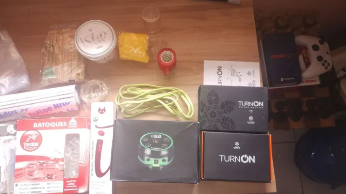 Máquina de tatugem + fonte aurora 2 + materiais