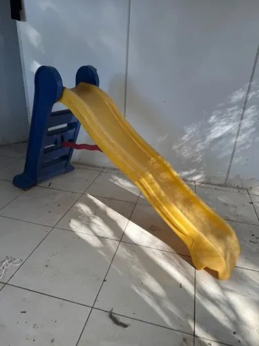 Escorregador plástico