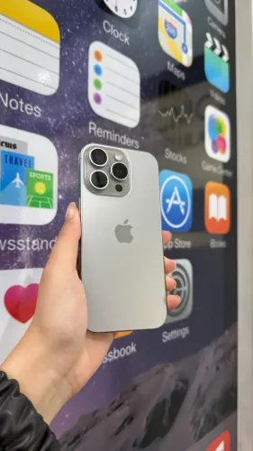 iPhone 16 Pro Natural 256 GB seminovo