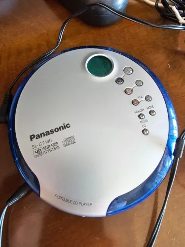CD Player Portátil Panasonic + Autofalante portátil Sony