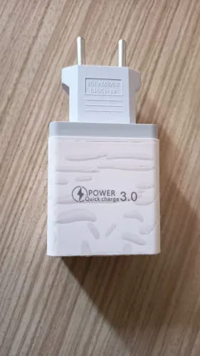 Carregador 3 USB + PD Tipo-C Turbo 48W PD Quick Charge 3.0