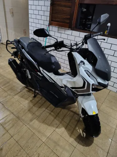 ADV 150 - 23.000Km UNICO DONO