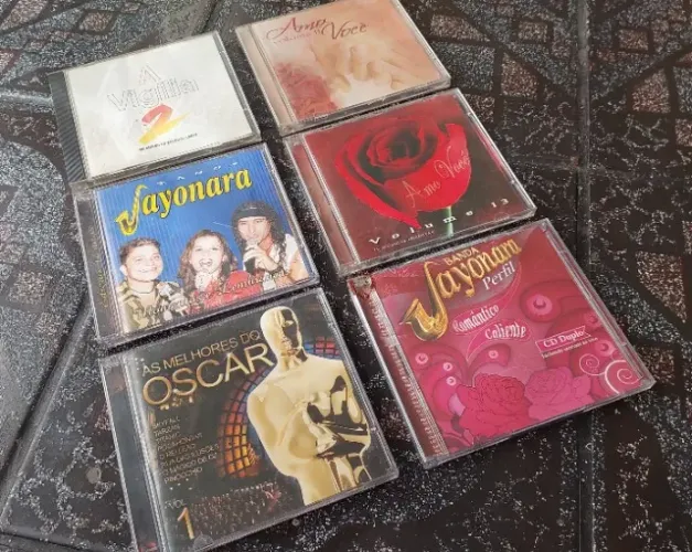 CDs antigos (vir buscar/enviar app no Marco, Pix) R$30,00 - só vendo juntos