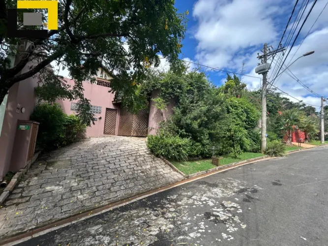 CASA COM 488M² DE ÁREA CONSTRUÍDA COM 4 DORMITÓRIOS NO CONDOMÍNIO CHÁCARA MALOTA EM JUNDIA