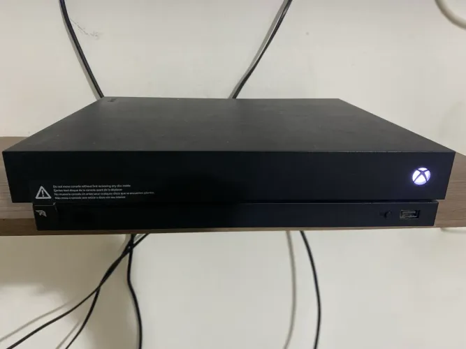Xbox one X 1T