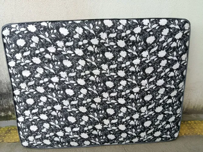 Cama box de casal com mola ensacada