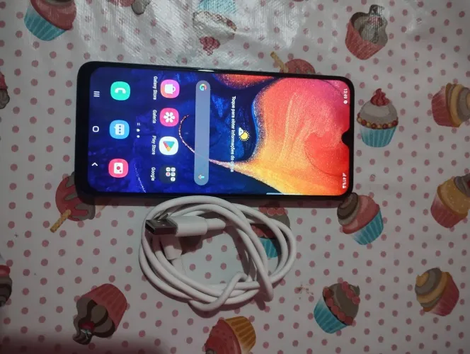 Vendo celular Galaxy A 50 com 128G de memória.