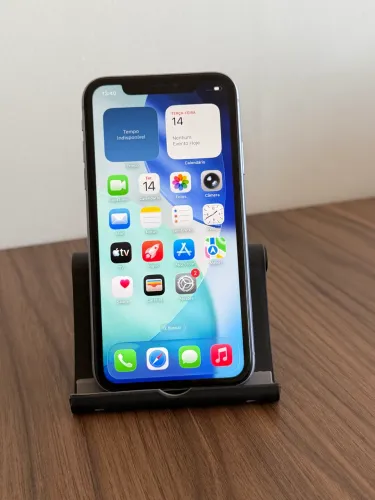 iPhone 11 256GB Roxo