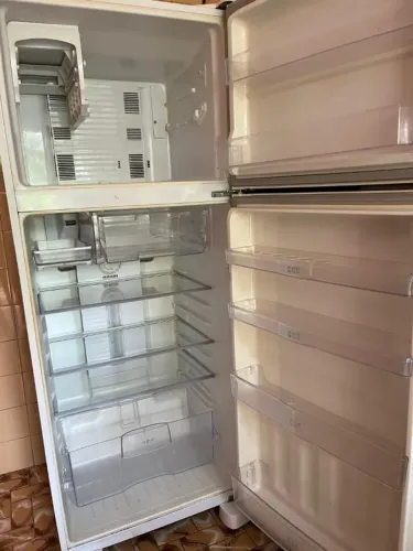 Geladeira Panasonic Frost Free de 2 portas Duplex
