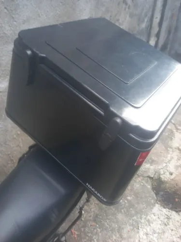 Bau + suporte mottu
