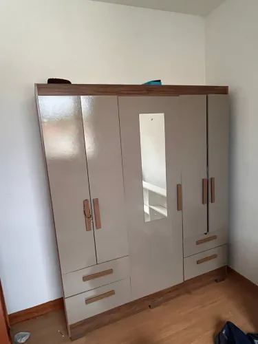 Vendo Guarda Roupa 