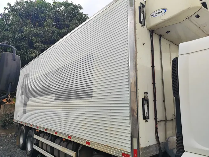 Baú frigorífico bitruck
