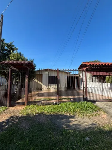 Casa com 2 Moradias em Terreno de 300m² - Morada do Vale I
