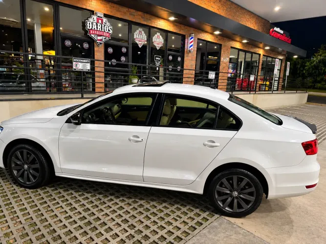 Volkswagen Jetta Comfortline 2.0 T.flex 8V 4P Tipt. 2013