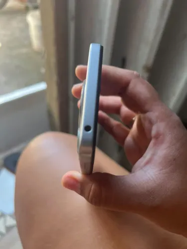 Celular novo na garantia de loja 1 mês de uso motivo da venda comprei outro