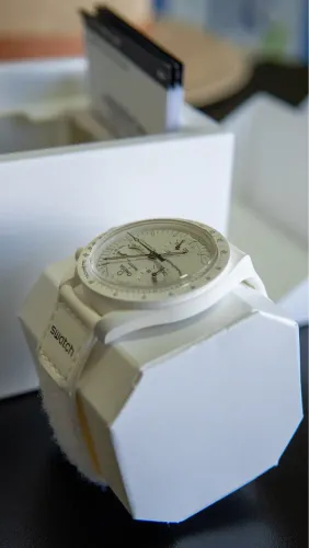 Omega X Swatch Moonswatch Full moon