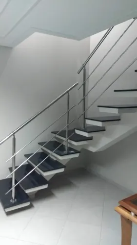Guarda corpo em aço inox com 3 paralelas