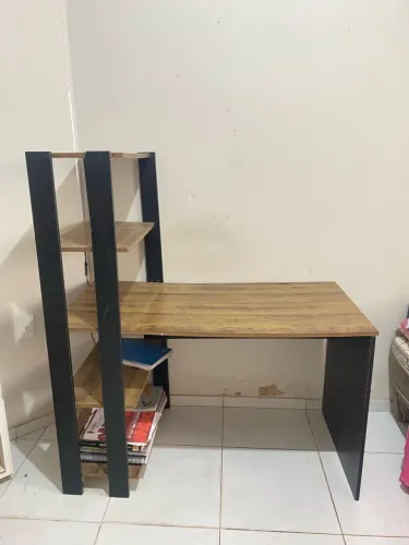 Vendo mesa escritório  com estante acoplada 
