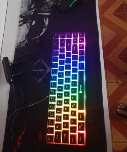 Teclado semi mecânico 70%