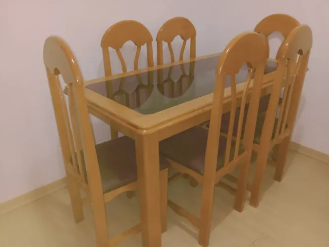 Mesa com 4 cadeiras