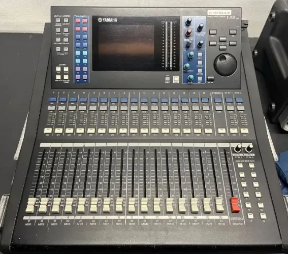 mesa de som yamaha LS9-16 com Slot MY-16 sem case