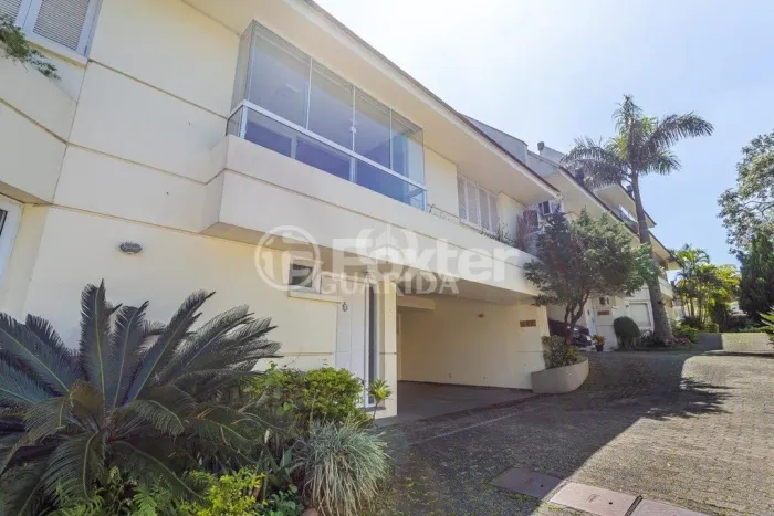 Casa em Condomínio à venda Rua Doutor Arnaldo da Silva Ferreira, Jardim Isabel - Porto Ale