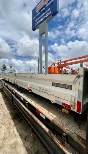 Carroceria truck de ferro 8,50 metros
