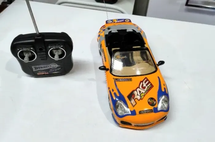 Carrinho de controle remoto