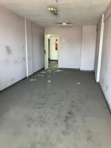 Vendo sala comercial (40m²) no bairro São João VR/RJ