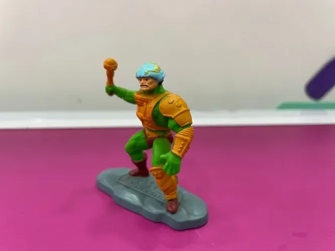 BONECO MENTOR ( MAN-AT-ARMS) HE-MAN