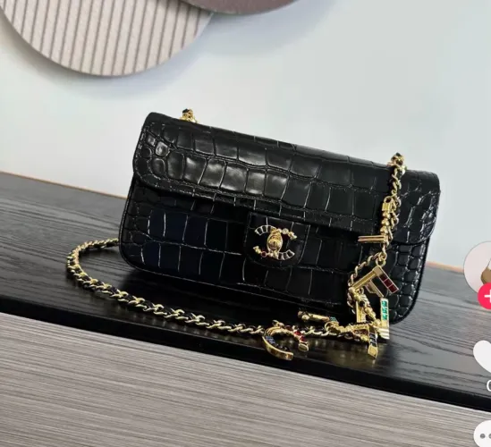 Bolsa preta de couro legítimo impressão de croco modelo italiano Chanel charms pingentes