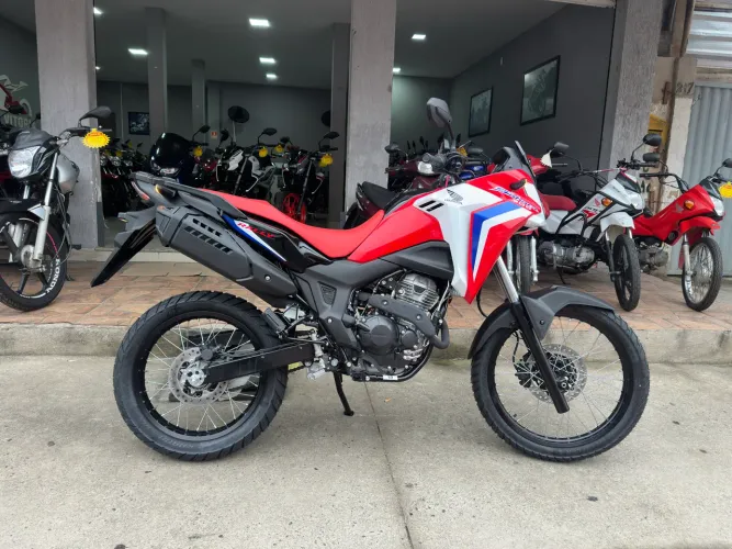 Honda Sahara 300c 2027 0km 3 anos de garantia aceito motos na troca