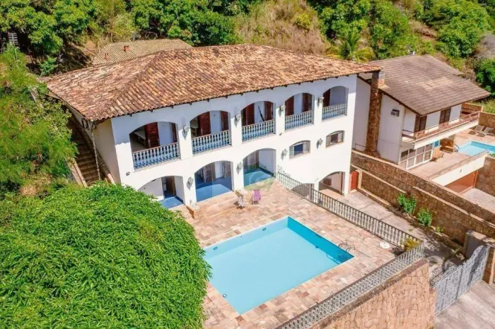 Casa com 5 dormitórios 2 Suítes à venda, 1016 m² por R$ 2.800.000 - Praia do Arrastão - Sã