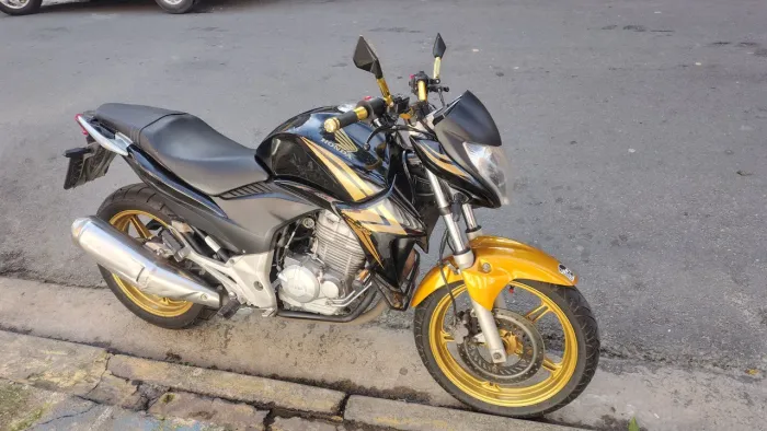 Honda cb300r TD ok documentação e mecânica em dia